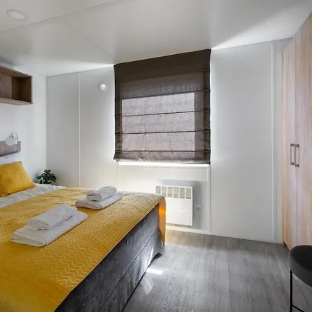 Wichrowe Wzgorze Lark House *