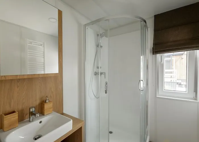 Wichrowe Wzgorze Lark House Lägenhet *