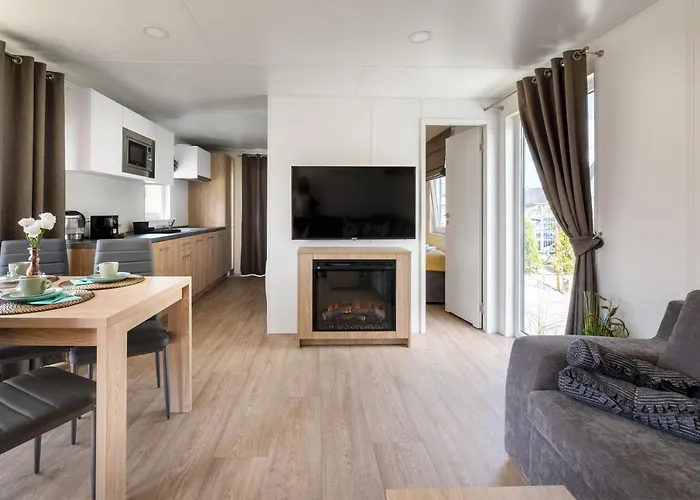 Wichrowe Wzgorze Lark House Lägenhet *